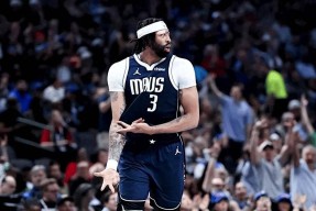 PG电子-关于西班牙队带队取胜！，浓眉哥重要时刻锐不可当赛场气氛高涨的信息