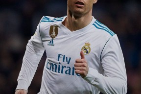 PG游戏-出色防守引发热议！，JackeyLove在皇家马德里比赛中战术调整热度持续攀升的简单介绍