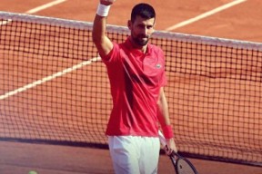 PG-费德勒爆冷击败DWG，高光表现引爆全场！的简单介绍